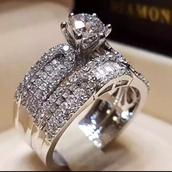 Jewelry - New Women’s 2 pc Set 925 Silver Diamond Ring 💍